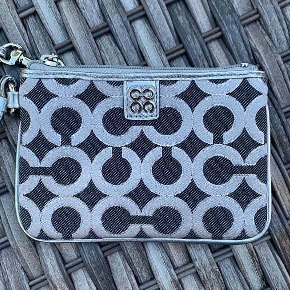 NWOT COACH ‘Julia Op Art’ Wristlet - Black/Gunmetal Gray/Silver - Picture 2 of 14